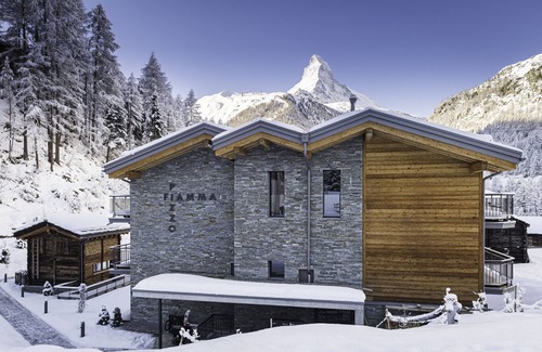 Zermatt Ski Chalet | Apartment in Chalet Pizzo Fiamma