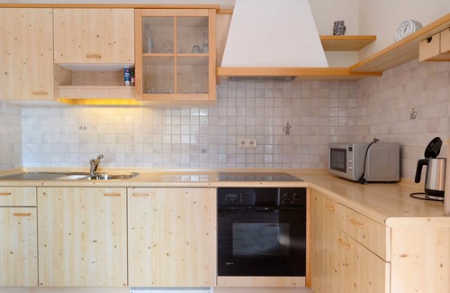 Velturno Apartment | Apartment 'Oberhemberger Hof Zwoaer' with Mountain View, Shared Terrace and Wi-Fi
