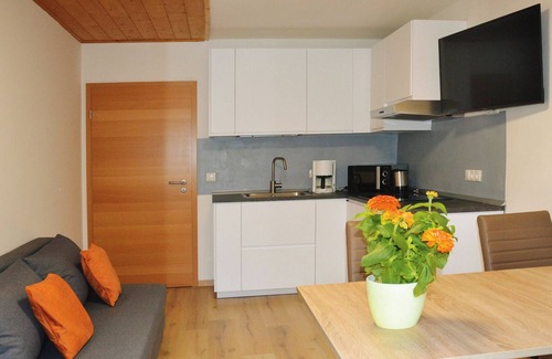 Lana Apartment | Apartment 'Residence Sonnegg 3' with Mountain View, Shared Pool and Wi-Fi