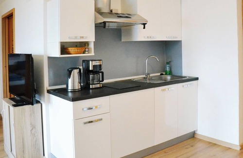 Lana Apartment | Apartment 'Residence Sonnegg 6' with Mountain View, Shared Pool and Wi-Fi