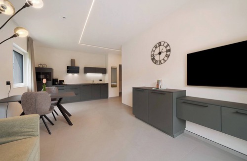 Lana Apartment | Apartment 'Rosalie 4' with Mountain View, Shared Pool and Wi-Fi