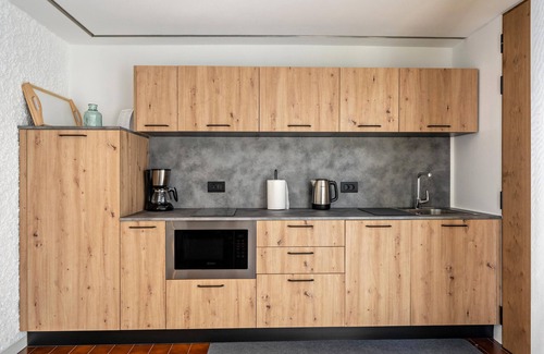 Terlano Apartment | Apartment 'Thanhammer Quarz' with Mountain View, Pool and Air Conditioning