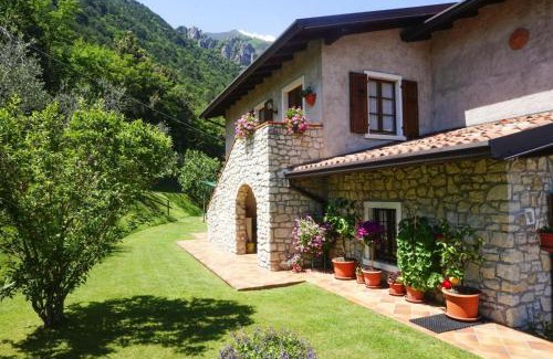 Bolognano-Vignole Apartment | Apartments Casa Tamas, Limone
