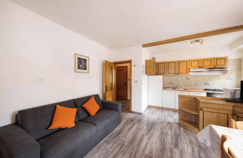 Moena Apartment | Appartamento Primavera 1 with Mountain View, Wi-Fi, Balcony & Garden