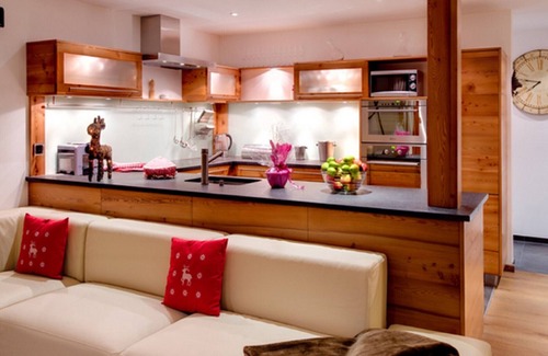 Zermatt Ski Chalet | Chalet Castor - near Matterhorn lift station and Zermatt town Center