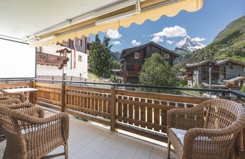 Zermatt Apartment | Chalet Nevis - a 3-bedroom apartment in Zermatt with Matterhorn views