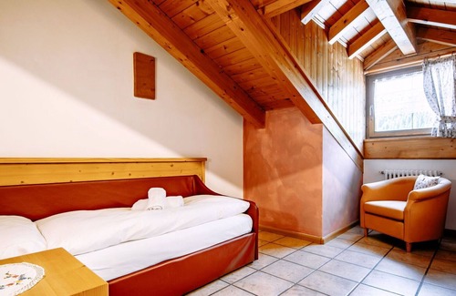 Soraga Apartment | Cosy apartment for 6 people with WIFI, TV, balcony and parking