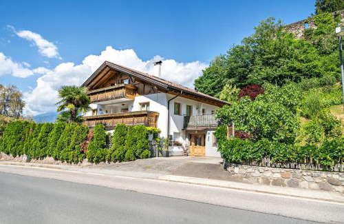 Vollan Apartment | Ferienhof Turmwirt Pink Leidy