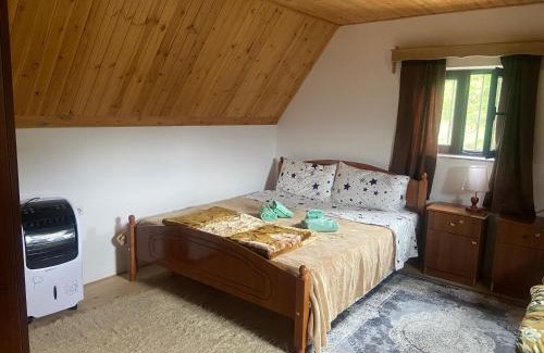 Shale House | Guesthouse Freskia