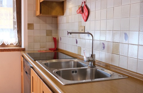 Penia House | Holiday Home 'Appartamento Madiai' with Shared Terrace