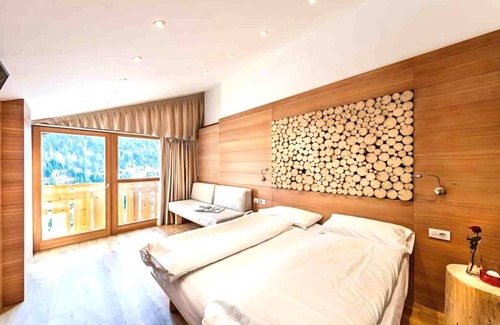 Madonna di Campiglio Hotel | Hotel ∙ 3 guests