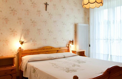 Val Maria-Pur Apartment | Lovely apartment for 4 guests with WIFI, pool, TV, balcony and parking