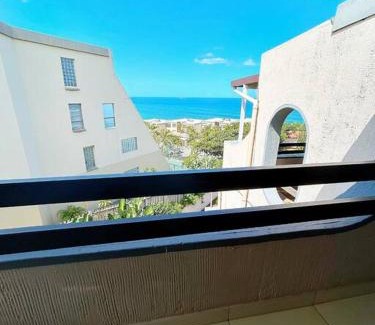 Umdloti Apartment | Modern Cozy Coastal Apartment