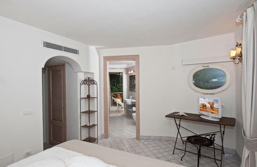 Chiesa Nuova Villa | Positano Villa Sleeps 12 Pool Air Con WiFi