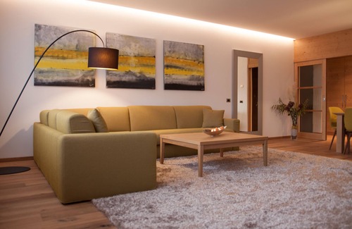 Unterrain/Riva di Sotto Hotel | The Lodge Hotel