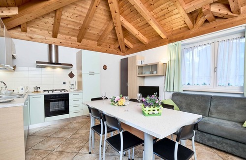 Riva del Garda Apartment | Three-Bedroom Villa with Balcony and Garden View (BV7)