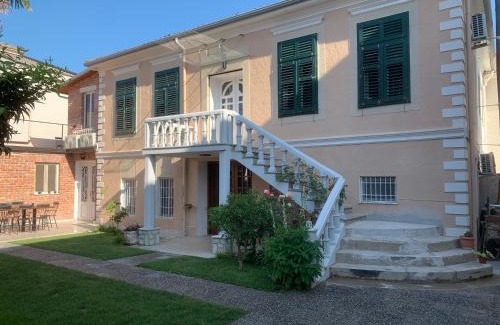 Shkoder Bed & Breakfast | Vintage Villa