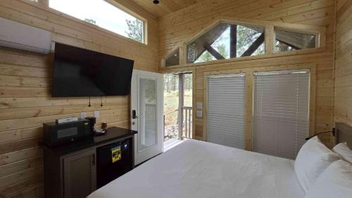 Valle Ski Chalet | 061B Grand Canyon South Rim Chalet with King Bed