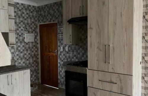Newcastle Apartment | 08tree76nine7725