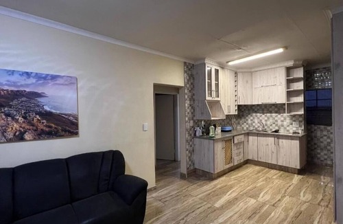 Newcastle Apartment | 08tree76nine7725