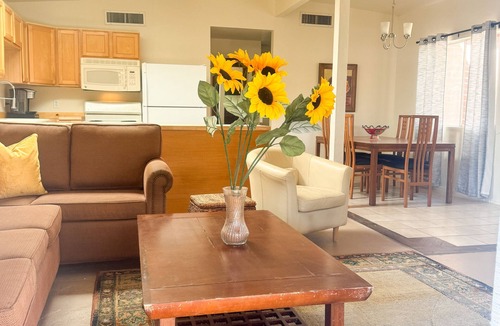 Oro Valley House | 1,200 sq. ft. Private Casita