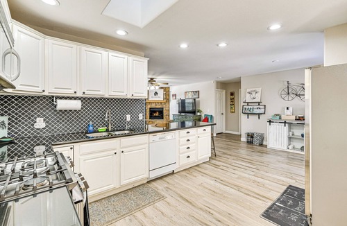 Flagstaff House | 1 Mi to NAU: High-Country Home w/Gorgeous Views!