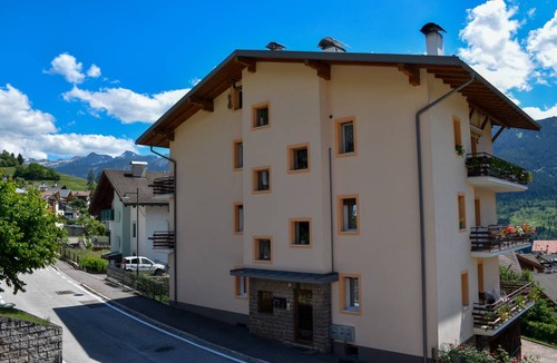 Tesero Apartment | 100 m² Apartment ∙ 4 bedrooms ∙ 6 guests