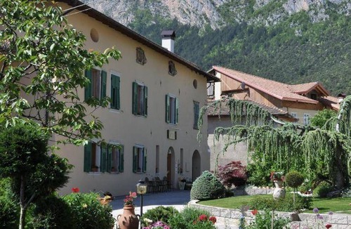 Flavon Bed & Breakfast | 100 m² Bed and breakfast ∙ 6 bedrooms ∙ 24 guests