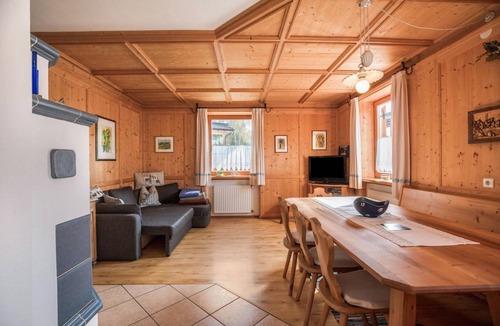 Mendel Pass House | 120 m² House ∙ 2 bedrooms ∙ 5 guests