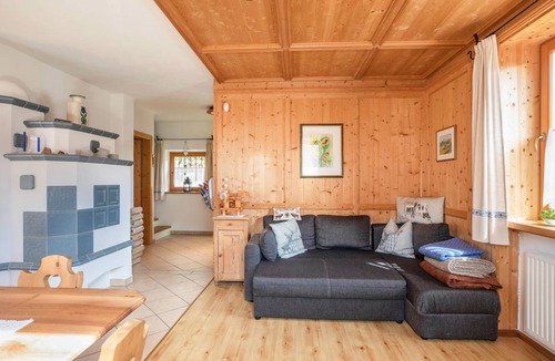 Mendel Pass House | 120 m² House ∙ 2 bedrooms ∙ 5 guests