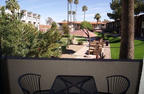 New Papago Parkway Apartment | 124Bike, Hike, Explore – Adventure-Ready 1BR in Gated Community!