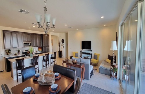 Tolleson House | 🌟 15-mins to Super Bowl 🏈 ‼️ Family-sized house w/fire pit.