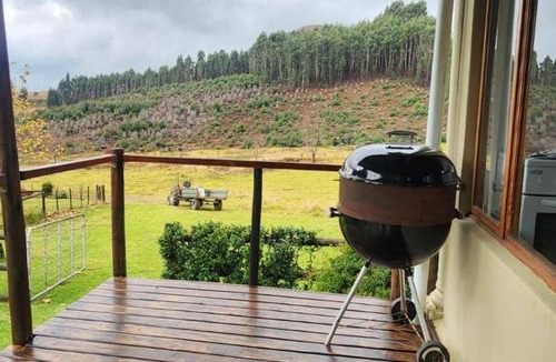 Nottingham Road House | 150 m² House ∙ 3 bedrooms ∙ 6 guests