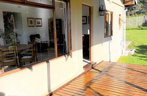 Nottingham Road House | 150 m² House ∙ 3 bedrooms ∙ 6 guests