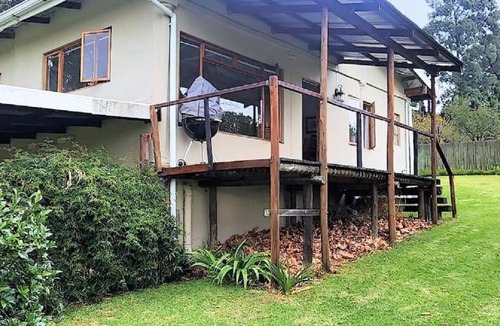 Nottingham Road House | 150 m² House ∙ 3 bedrooms ∙ 6 guests