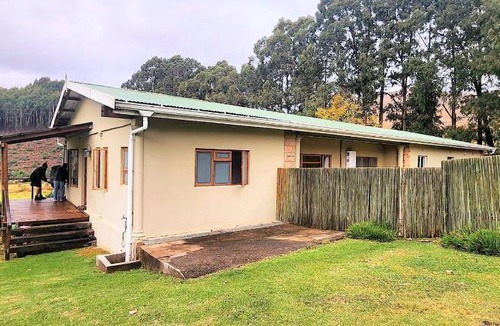 Nottingham Road House | 150 m² House ∙ 3 bedrooms ∙ 6 guests