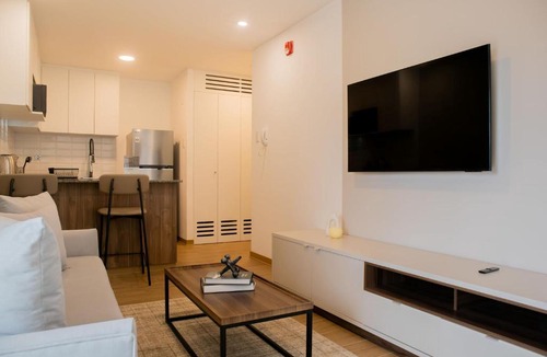 Santa Cruz Apartment | 1BR Apartment near Malecon in Miraflores by Wynwood House