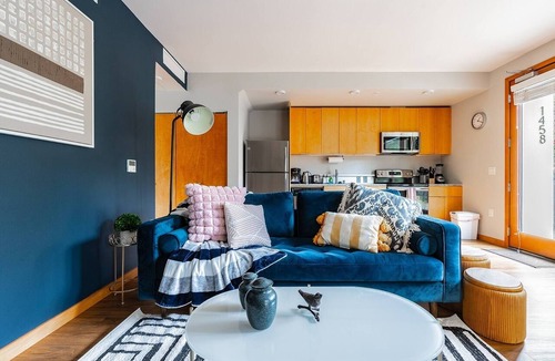 Northwest Bellevue Apartment | 1BR | Modern, Chic, AC | Bellevue | Sophari East A
