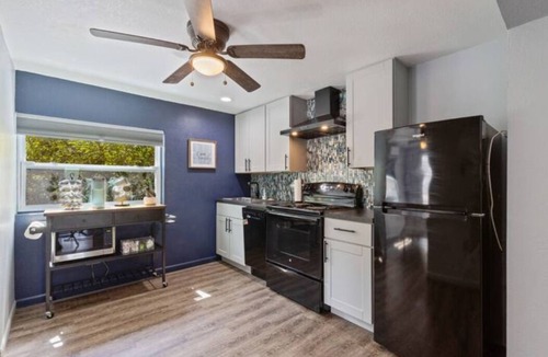 Lakeland House | 2/1 Spanish Cottage w/Pool + Pet Friendly