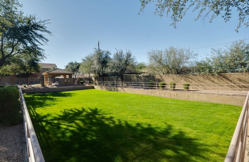 Paradise Valley Village Condo | 2 bed | 2 bath Condo | POOL | GARAGE