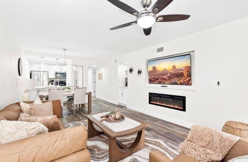 South Scottsdale Condo | 2 bedroom 1st floor condo near Scottsdale Old Town
