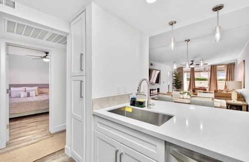 South Scottsdale Condo | 2 bedroom 1st floor condo near Scottsdale Old Town