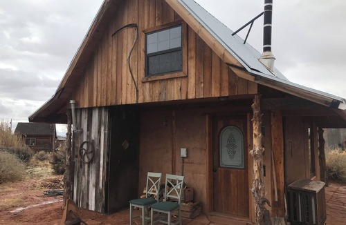 Cane Beds Cottage | 2 bedroom adobe home with AC, WiFi, great views, and new sauna and outdoor tub!