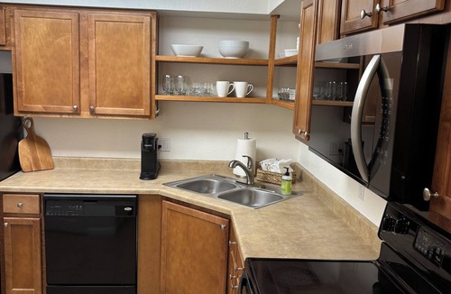 Central Scottsdale Condo | 2-bedroom condo centrally located in Scottsdale with pool and king size bed