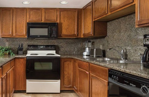 Flagstaff Resort | 2 Bedroom Condo, Sleeps 6, Full Kitchen, Golf, at Wyndham Flagstaff Resort!