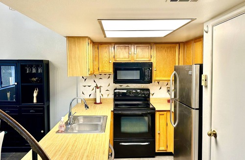 Deer Valley Condo | 2-bedroom gaited condo in Phoenix with fitness room