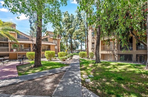 Deer Valley Condo | 2-bedroom gaited condo in Phoenix with fitness room