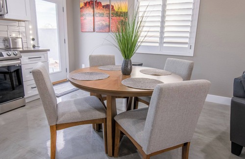 Buckeye House | 2-bedroom Home-casita , private backyard with grill, putting green,cornhole