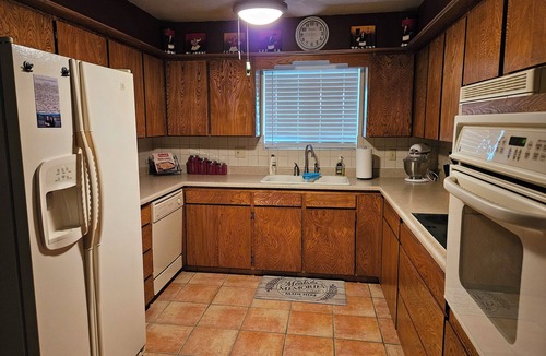 East Mesa House | 2 Bedroom home in Sun filled Mesa Az. 55+ Community, with many amenities close