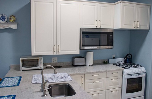 Duffy Cottage | 2-bedroom independant cottage in mid-Tucson, near Rincon HS, TMC and St. Josephs